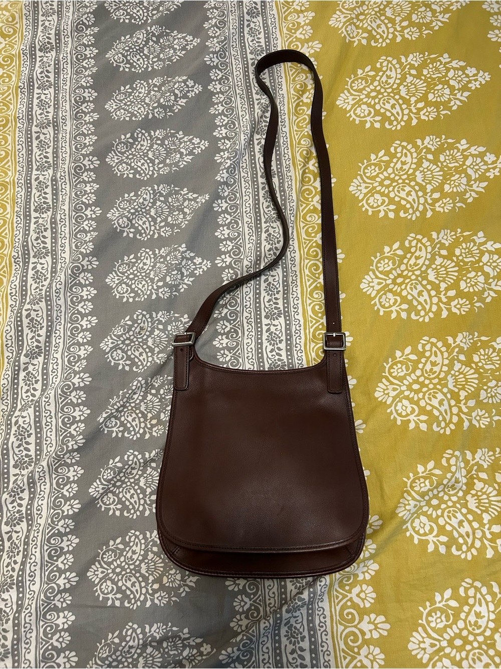 Vintage Coach Brown Leather Crossbody Bag. Like New!